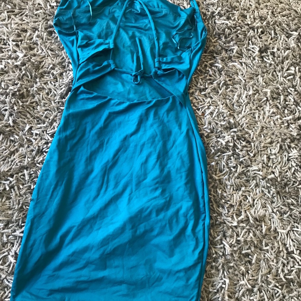 GUESS open back dresses 👗